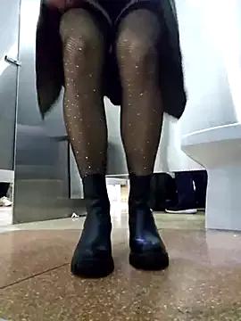 mmm-Virginia on StripChat