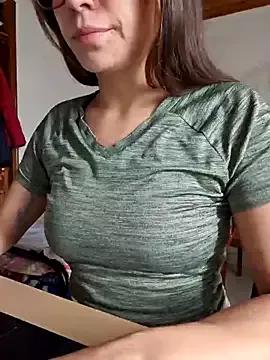 mmm-Virginia on StripChat