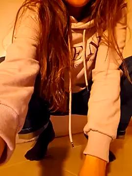 mmm-Virginia on StripChat