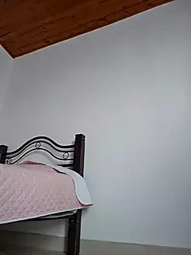 mmm-Virginia on StripChat