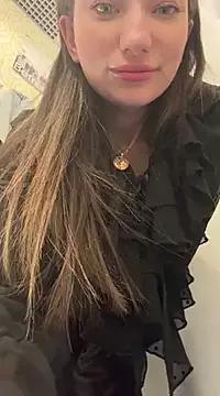 MooonReal on StripChat 