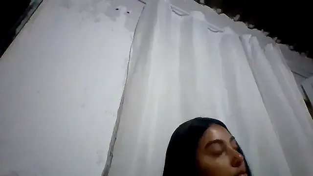 Nandinha777 on StripChat 