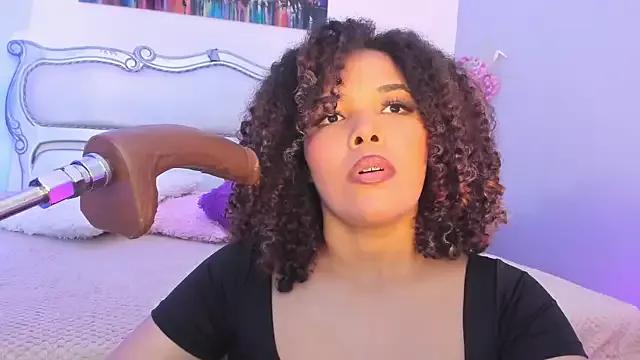 NiaColusi on StripChat 
