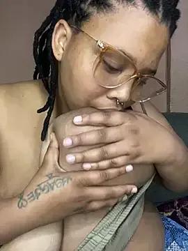 NonoGotBoobies on StripChat 