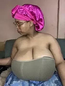 NonoGotBoobies on StripChat