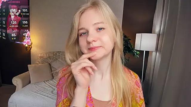 OdelinaFicken on StripChat 