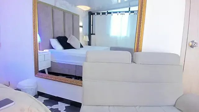 PaulinaDuarte on StripChat