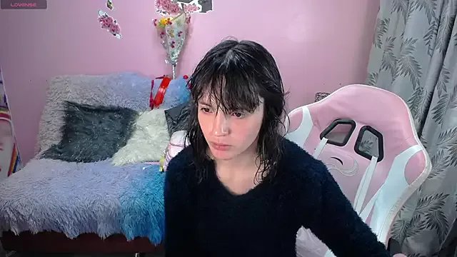 Freechat sailor_moon07 on StripChat