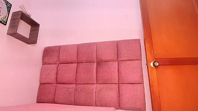 samantha_sw on StripChat 