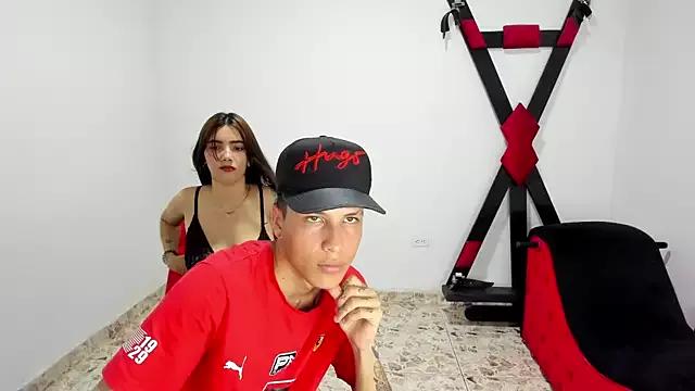 Sara_and_Alexis on StripChat 