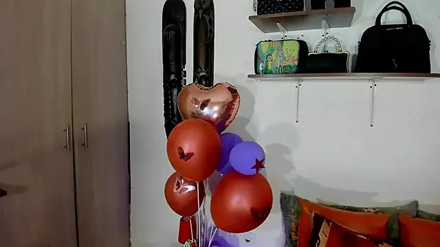 Freechat sashasweethot on StripChat