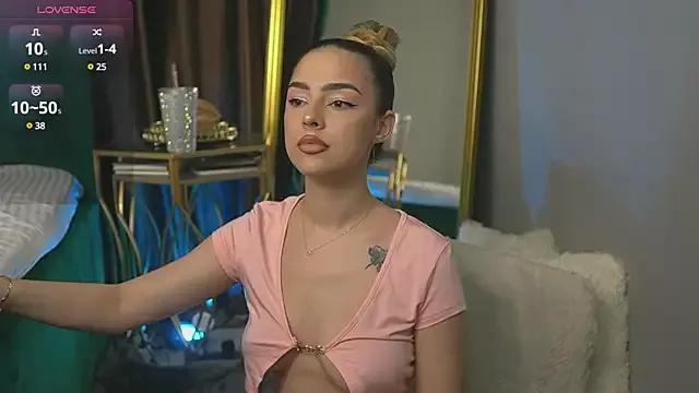 ScarletColes on StripChat 