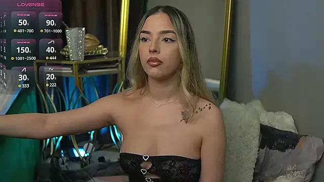 ScarletColes on StripChat 