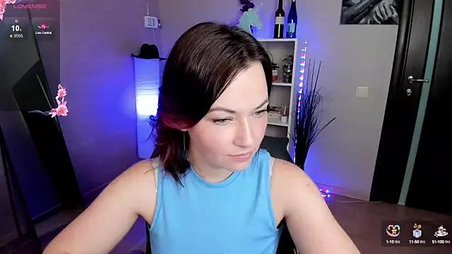 Serena_Woods on StripChat 