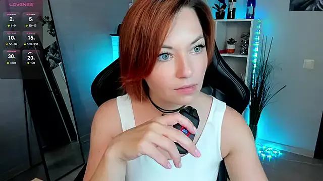 Serena_Woods on StripChat