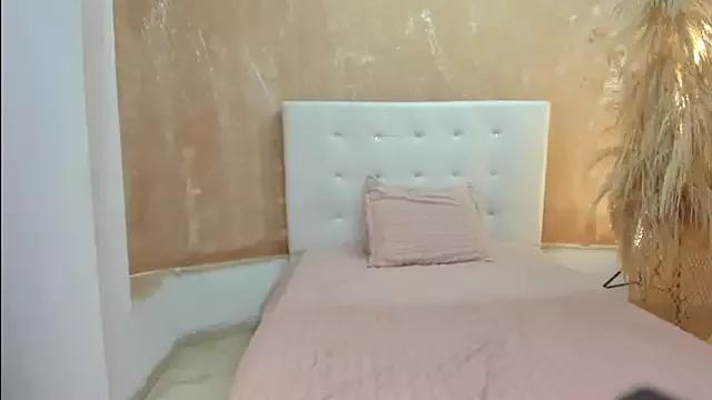 shenielxx on StripChat 