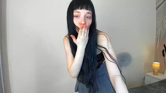 SkinyJoyce on StripChat 
