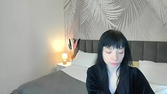 SkinyJoyce on StripChat 