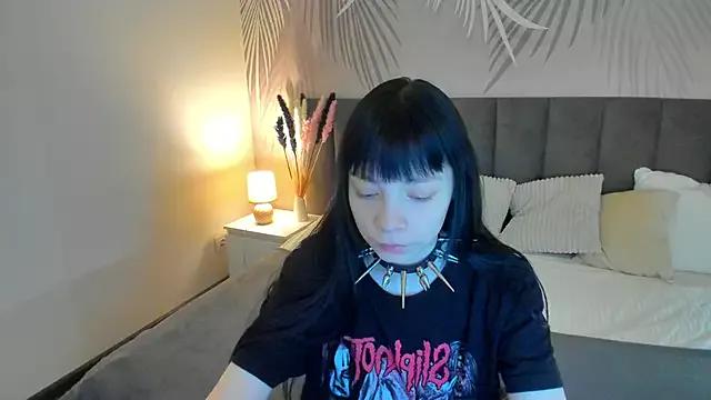 SkinyJoyce on StripChat 