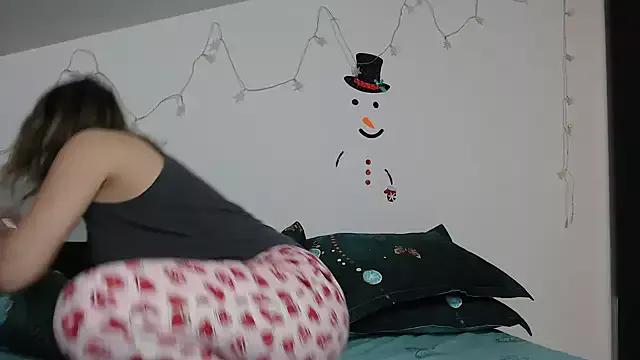 SweetMaddy888 on StripChat 