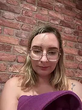 The_Snowwhitee on StripChat 