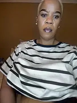 Freechat THICKBUNNYCHICKxxx on StripChat