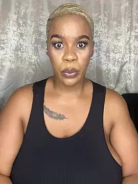 Freechat THICKBUNNYCHICKxxx on StripChat