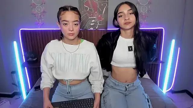 violet_thomson on StripChat 