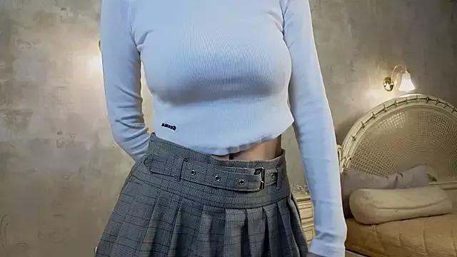 WandaEssev on StripChat 