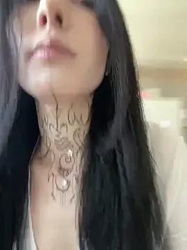 WeeRoxi on StripChat 