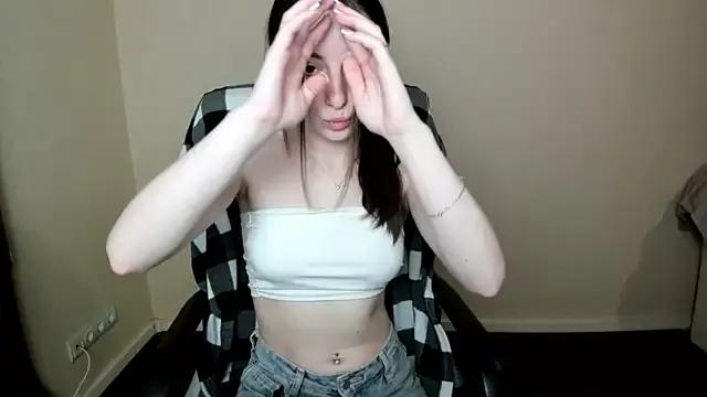 WoowSara on StripChat 