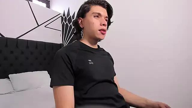 YarisWhite on StripChat 