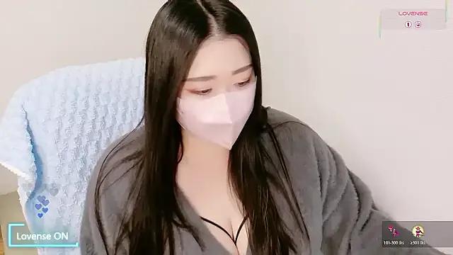 yukinko_o_ on StripChat