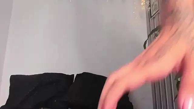 zarahcoxx on StripChat 